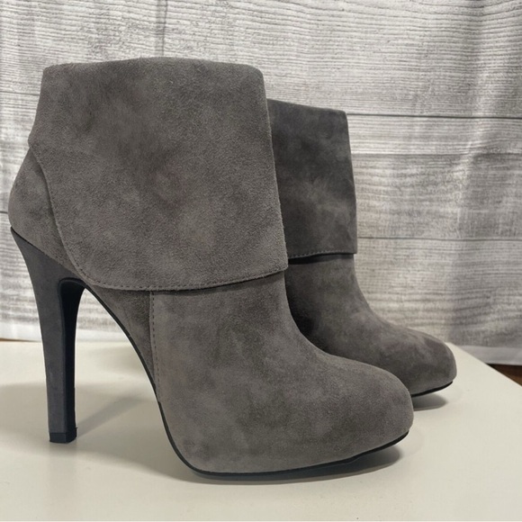 Jessica Simpson Grey Suede Ankle Bootie - Picture 1 of 7